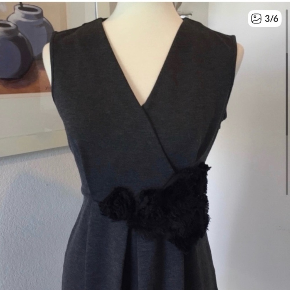 Spenser Dress V Neck Sleeveless Gray Size 4 Thick Fabric - Picture 4 of 7